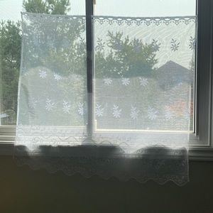 Lovely Patterned White Lace Courtains